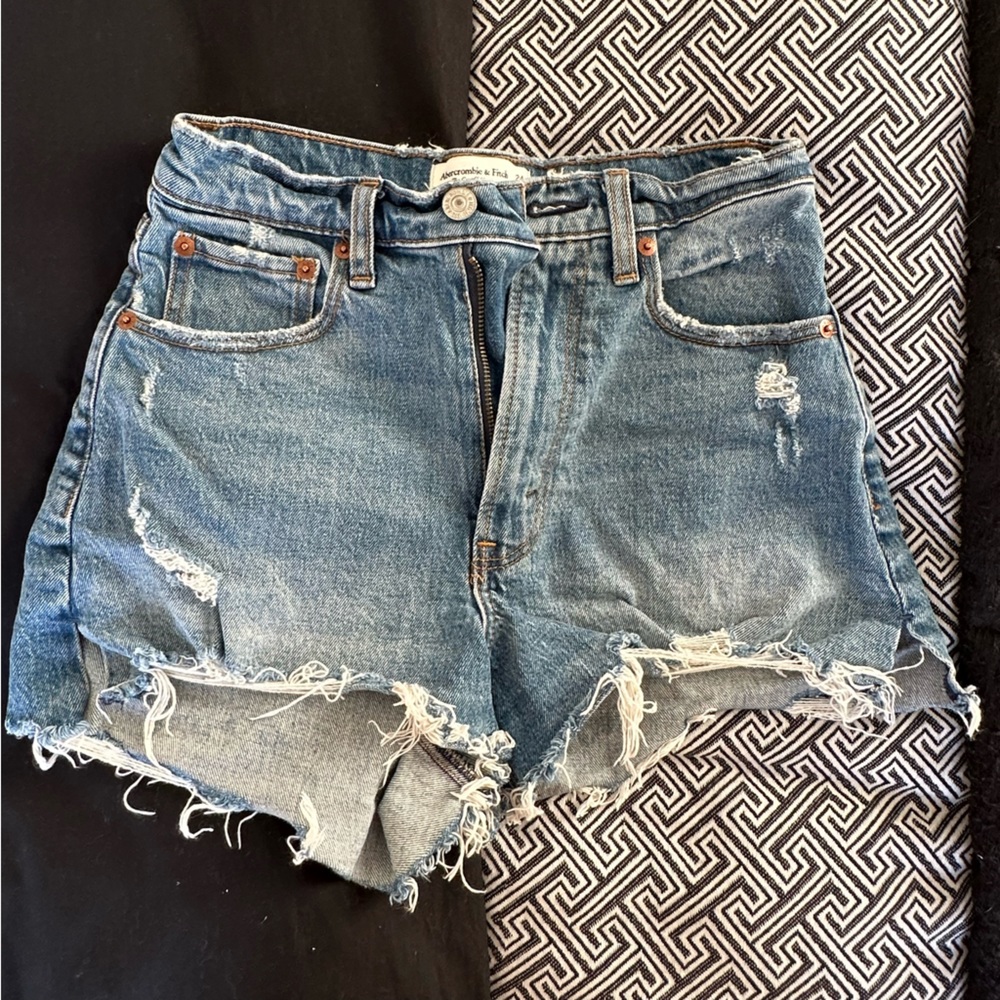 Curve Love 90s High Rise Cutoff Shorts